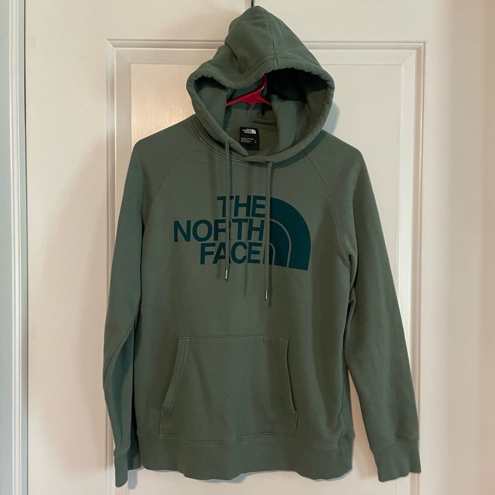 Women’s medium North Face hoodie!